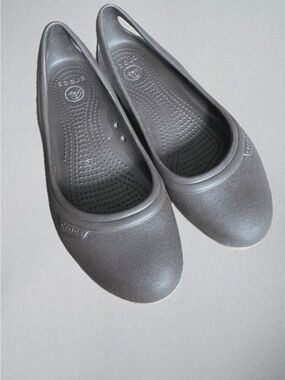 CROCS Women's Charcoal Gray Slip-On Ballet Flats